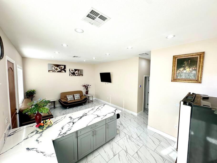 Villa New Renovated House In Little Saigon Midway City Exterior foto
